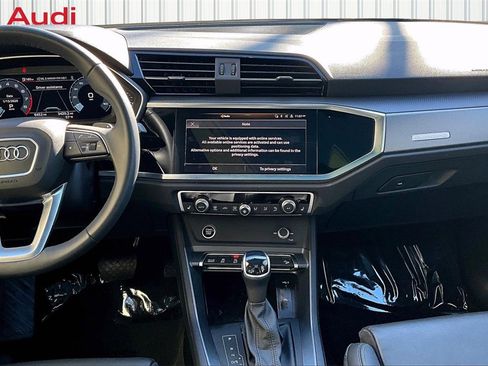 Used 2025 Audi Q3 2.0T Premium w/ Convenience Package image 9