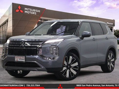 New 2026 Mitsubishi Outlander SE FWD image 1