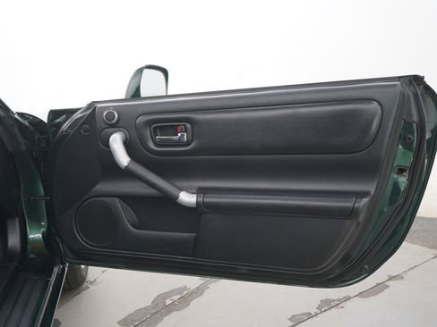 Used 2003 Toyota MR2 RWD image 9