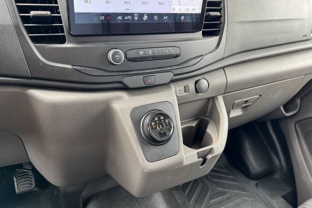 Used 2023 Ford E-Transit RWD image 33