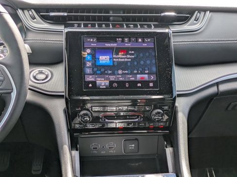 New 2025 Jeep Grand Cherokee L Altitude image 16