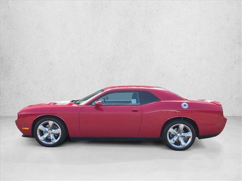 Used 2013 Dodge Challenger R/T RWD image 9