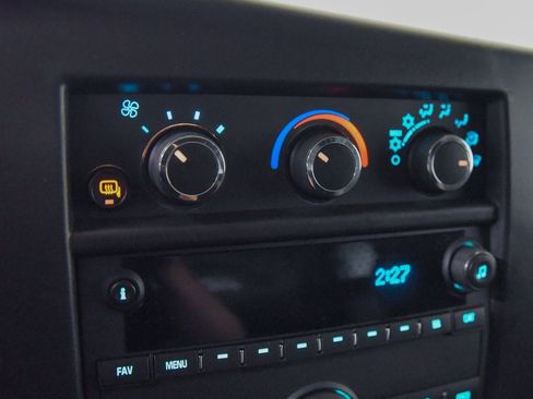 Used 2024 GMC Savana 2500 w/ Driver Convenience Package image 7