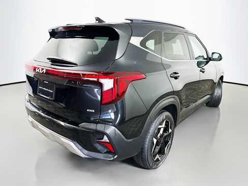 Used 2024 Kia Seltos EX image 7