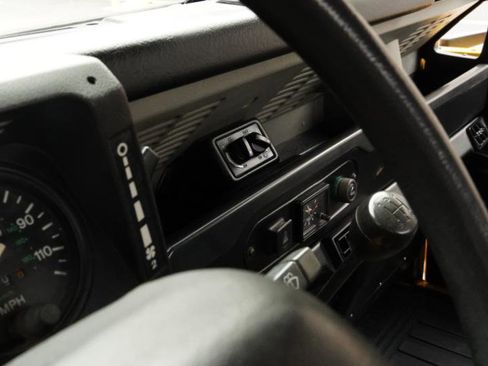 Used 1994 Land Rover Defender 90 image 21