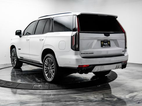 Used 2023 Cadillac Escalade V image 8