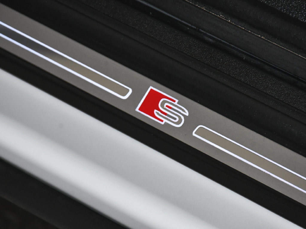 Used 2023 Audi SQ5 Premium Plus w/ Premium Plus Package AWD/4WD image 14