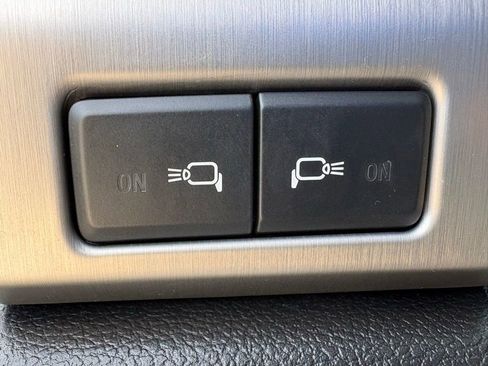 Used 2019 Ford F150 Platinum w/ Equipment Group 701A Luxury AWD/4WD image 33