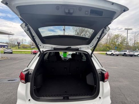 Used 2023 Chevrolet Equinox LT AWD/4WD image 9