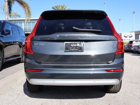 Used 2022 Volvo XC90 T6 Momentum w/ Advanced Package image 8
