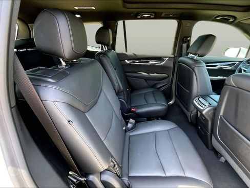 Used 2022 Cadillac XT6 Premium Luxury w/ Technology Package FWD image 20