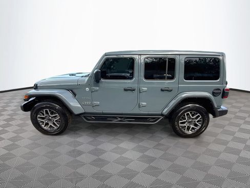 Used 2024 Jeep Wrangler Unlimited Sahara w/ Technology Group AWD/4WD image 9