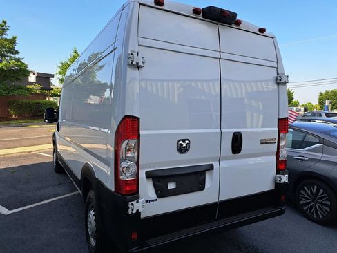 Used 2025 RAM ProMaster 2500 w/ Convenience Group FWD image 4