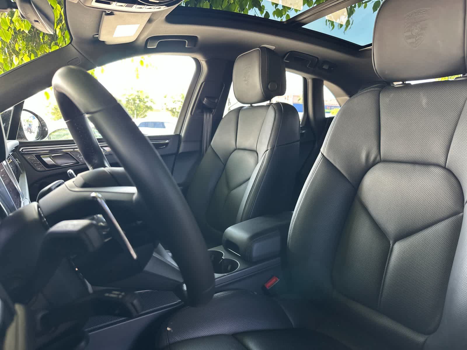 Used 2026 Porsche Macan AWD/4WD image 5