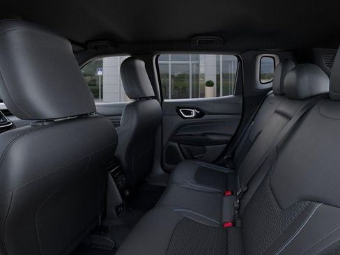 New 2026 Jeep Compass Latitude AWD/4WD image 23