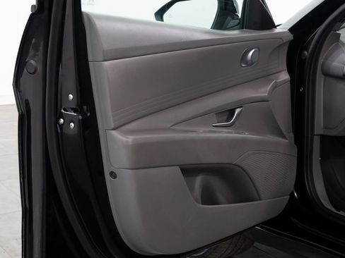 Used 2024 Hyundai Elantra SEL FWD image 5
