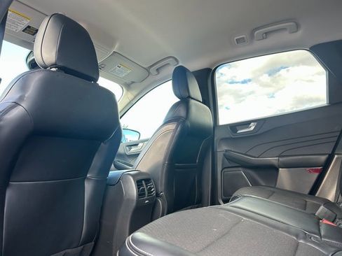 Used 2023 Ford Escape SE w/ Class II Trailer Tow Package image 30