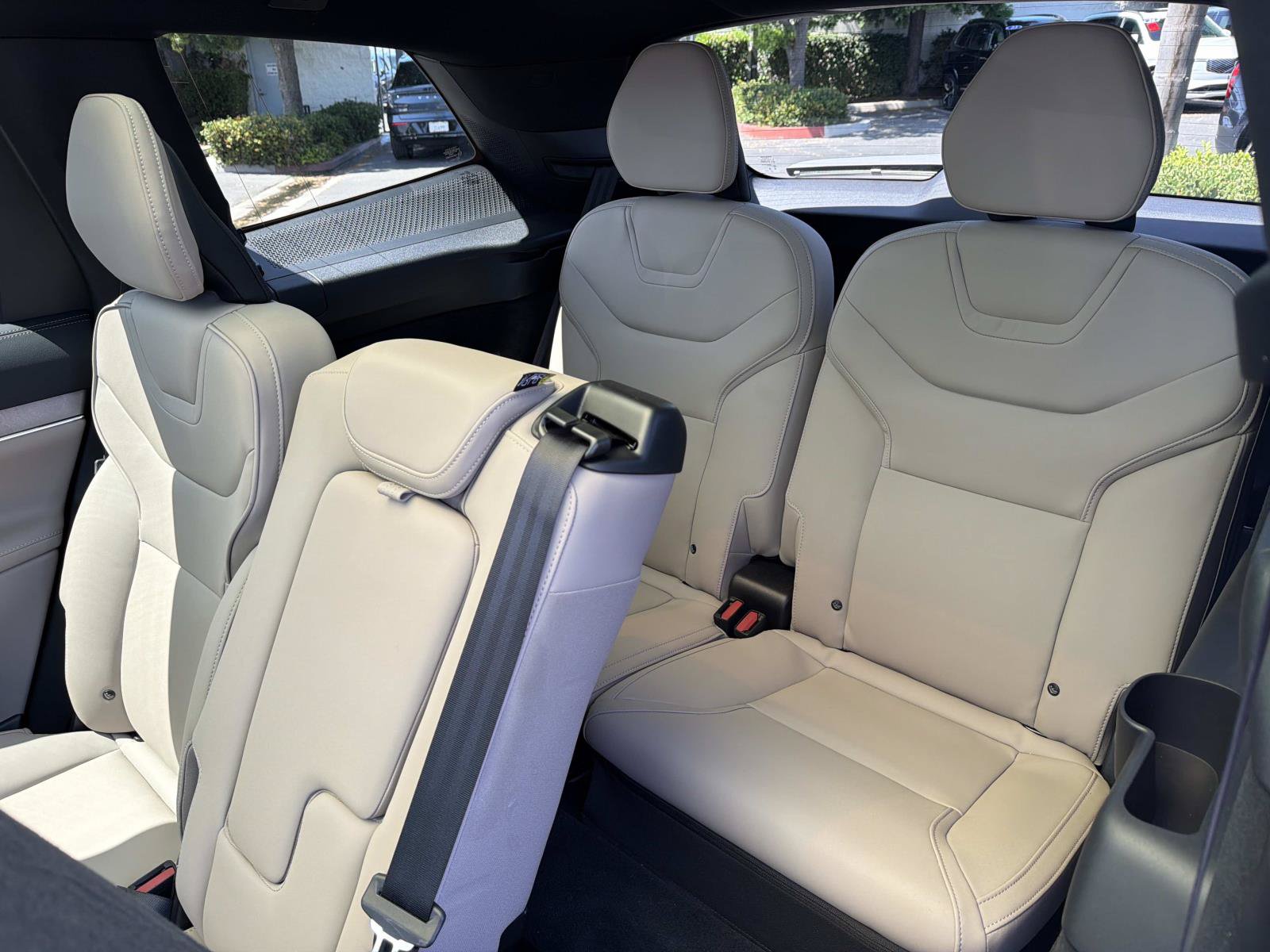 Used 2026 Volvo EX90 Plus RWD image 23