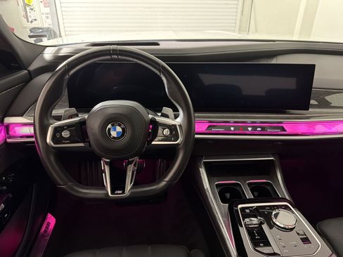 Used 2025 BMW 740i RWD image 26