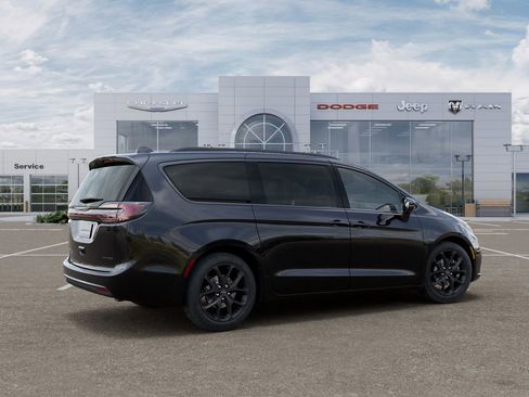 New 2026 Chrysler Pacifica Limited w/ S Appearance Package FWD image 4