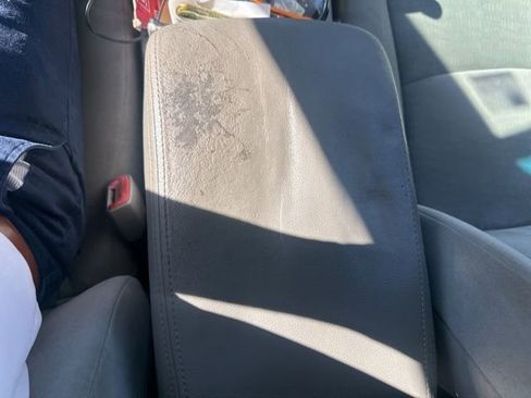 Used 2011 Toyota Highlander 4WD w/ Tech Pkg image 25