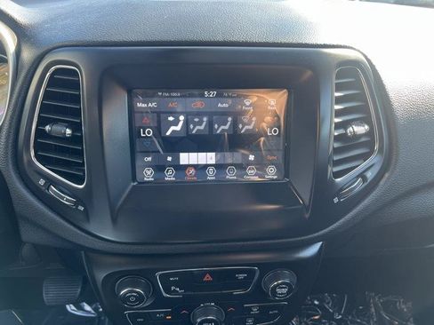 Used 2020 Jeep Compass Latitude w/ Popular Equipment Group FWD image 17