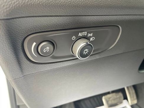 Used 2023 Buick Envision Essence w/ Sport Touring Package image 17