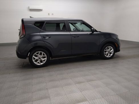 Used 2025 Kia Soul LX image 10