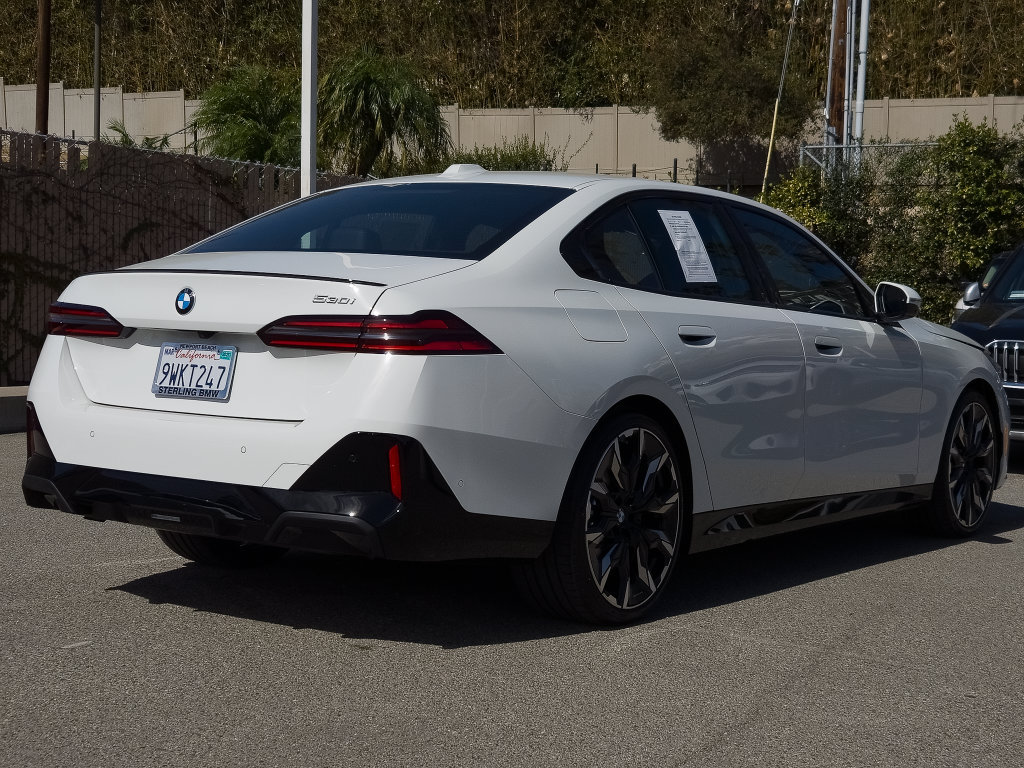 Used 2026 BMW 530i w/ M Sport Package RWD image 24
