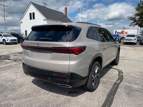 New 2026 Buick Enclave Sport Touring w/ Super Cruise Package image 7