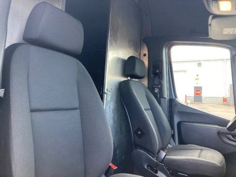 Used 2019 Mercedes-Benz Sprinter 144 image 15