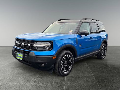 Used 2025 Ford Bronco Sport Outer Banks w/ Outer Banks Tech Package+ image 3