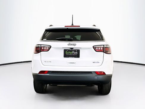 Used 2025 Jeep Compass Latitude image 7