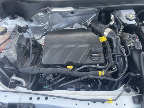 Used 2024 Chevrolet Trax LS FWD image 33