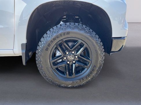 New 2026 Chevrolet Silverado 1500 Custom Trail Boss w/ LPO, Dark Essentials Package image 9