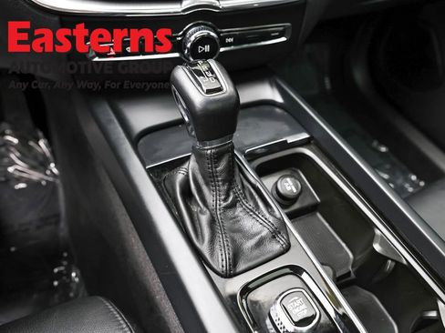 Used 2019 Volvo XC60 T6 Momentum w/ Premium Package image 13