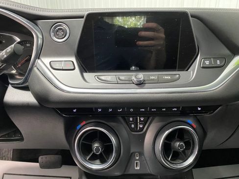 Used 2020 Chevrolet Blazer LT image 8