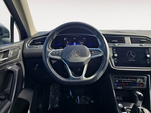 Certified 2022 Volkswagen Tiguan SE image 13