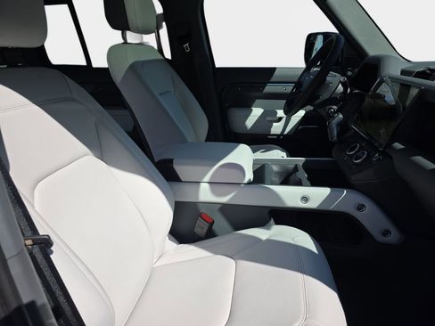 New 2026 Land Rover Defender 110 X-Dynamic SE AWD/4WD image 10
