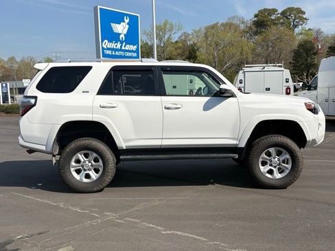 Used 2018 Toyota 4Runner SR5 image 6