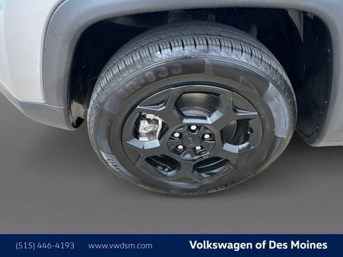 Used 2023 Jeep Compass Trailhawk image 8