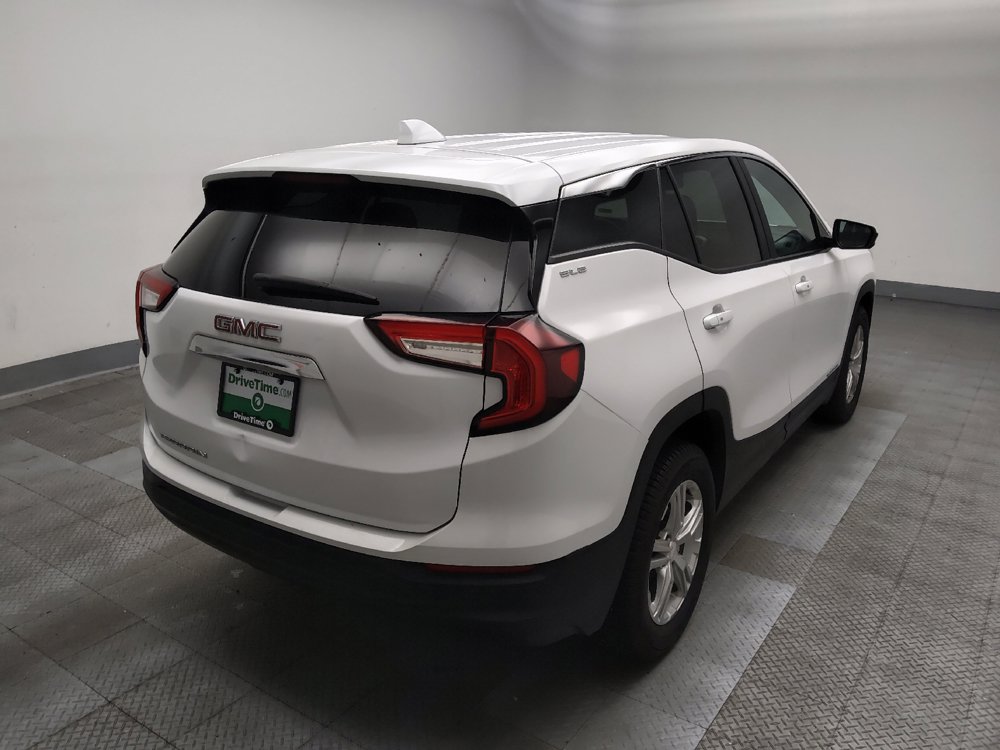 Used 2024 GMC Terrain SLE FWD image 9