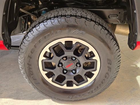 Used 2024 Toyota Tacoma TRD Off-Road AWD/4WD image 10