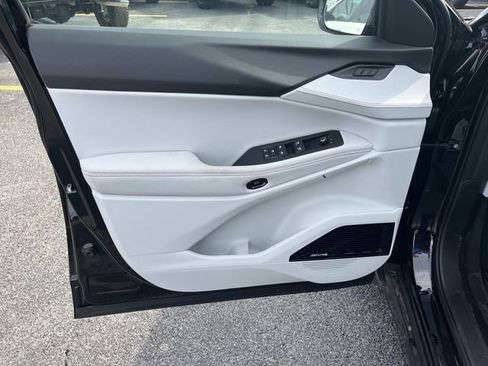 New 2026 Jeep Cherokee Overland w/ Advanced Pro Tech Group image 19