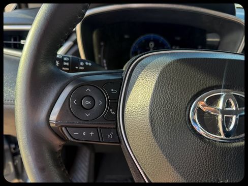 Used 2024 Toyota Corolla Cross XLE w/ Convenience Package FWD image 25