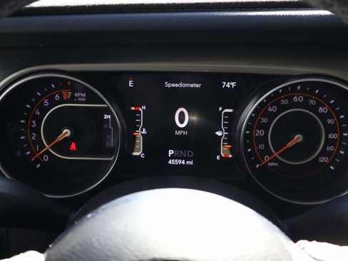 Used 2023 Jeep Gladiator Overland image 11