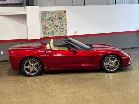 Used 2008 Chevrolet Corvette Convertible w/ Preferred Equipment Group RWD image 18