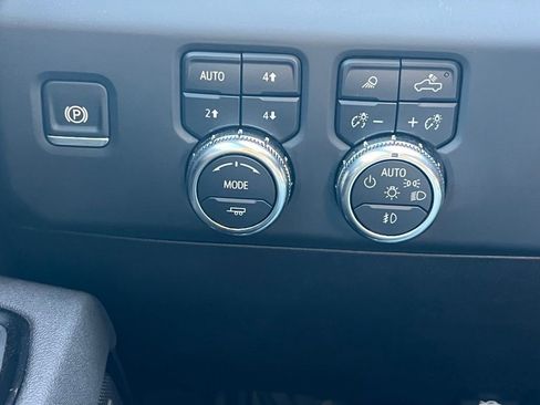 Used 2025 GMC Sierra 3500 AT4 w/ AT4 Premium Plus Package image 33