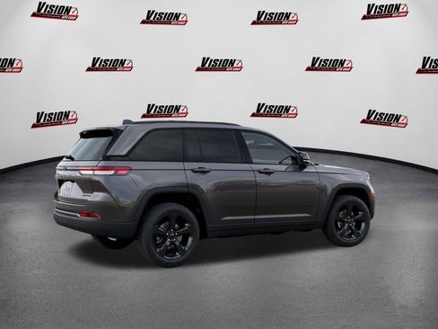 New 2025 Jeep Grand Cherokee Limited w/ Black Appearance Package image 4