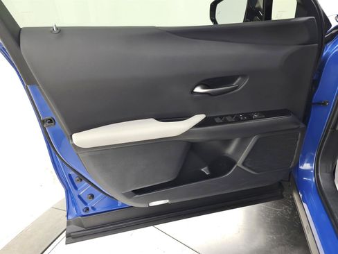 Used 2024 Lexus UX 250h AWD w/ Premium Package image 16